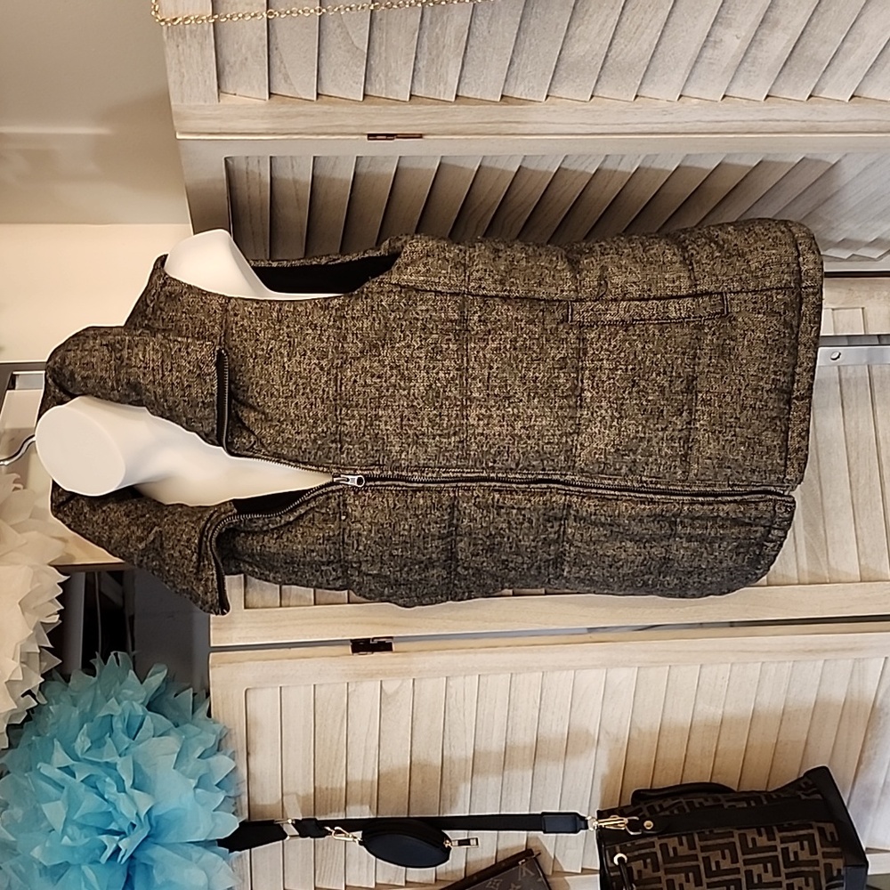 Old Navy brand Vest - Picture 2 of 7
